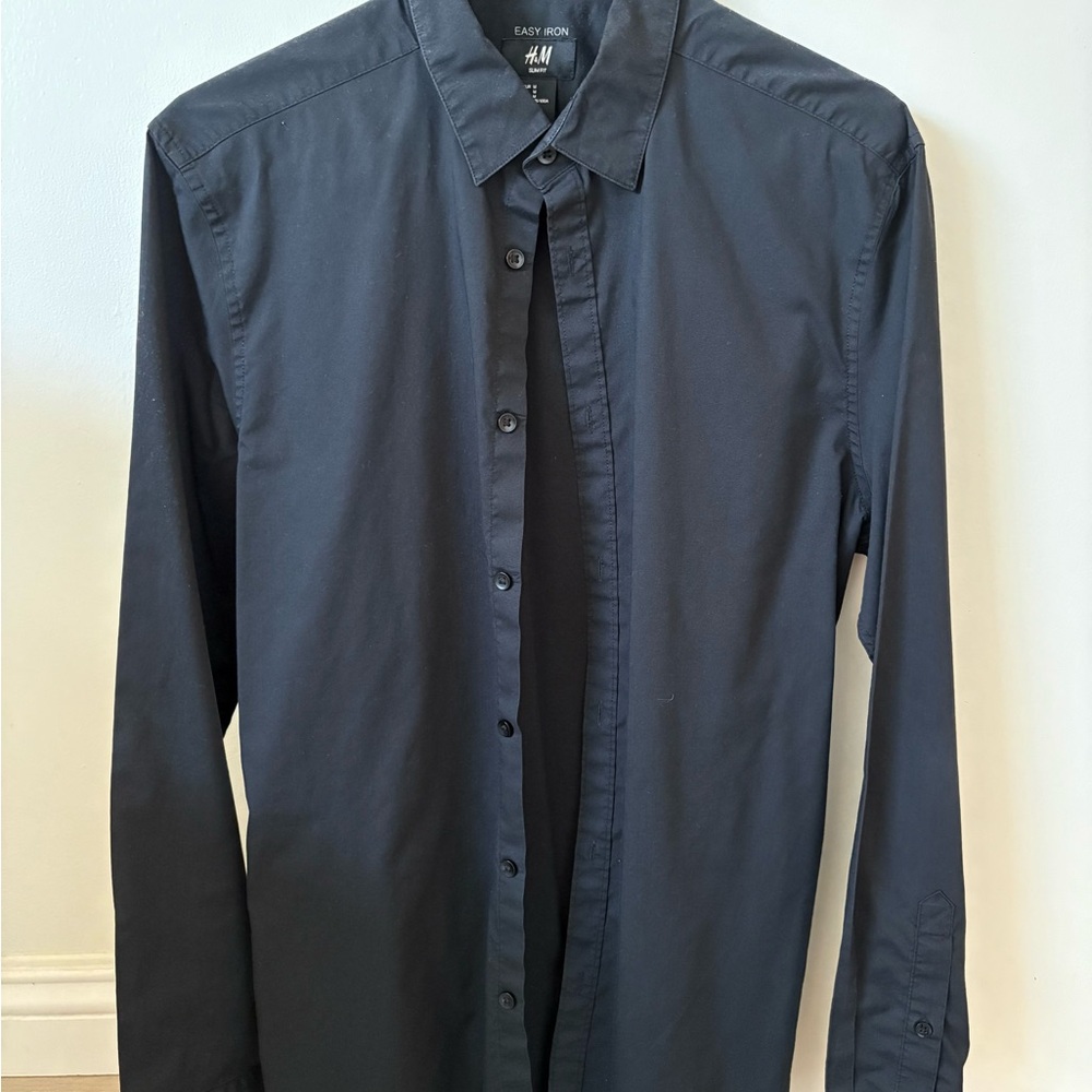 H&M Easy Iron Slim Fit Dress Shirt – Size M (Black)